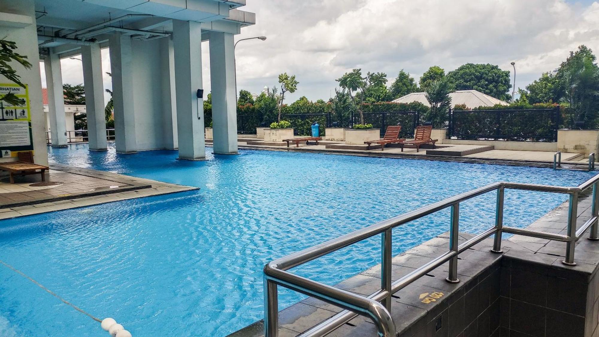 Comfort And Simple 2br At Pakubuwono Terrace By Travelio Appartement Jakarta